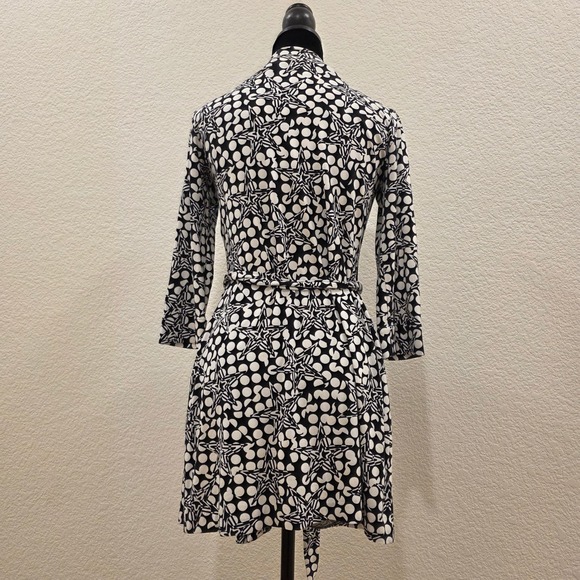 DIANE VON FURSTENBERG NEW JULIAN TWO Black White Polka Dot Wrap Dress Size 4 - Picture 9 of 10